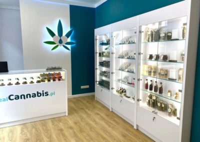 Salon firmowy Real Cannabis, Toruń